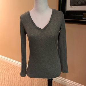 Cute light green/grey v-neck top. Very comfy!